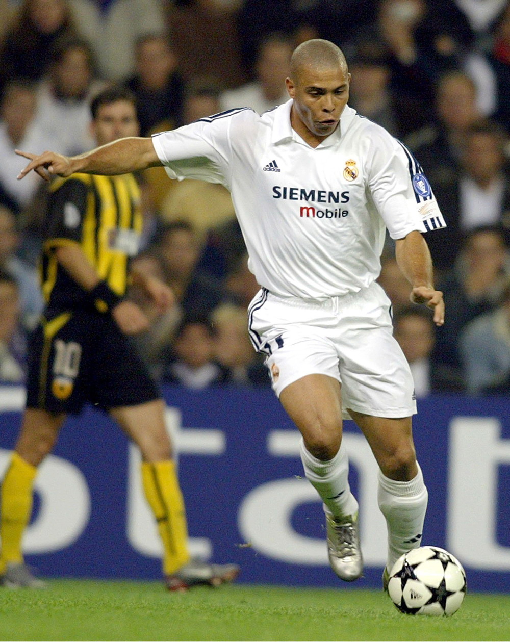 打破沉默！尼斯主席、英力士体育总裁公开谴责尼斯极端球迷（尼斯主席携英力士体育总裁公开发声，严厉斥责极端球迷）