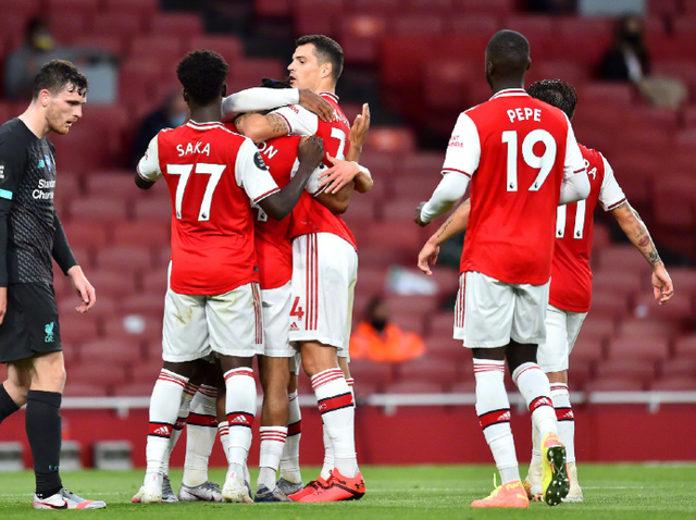 哈兰德梅开二度 曼城轻取对手（哈兰德独中两元，曼城轻松取胜）