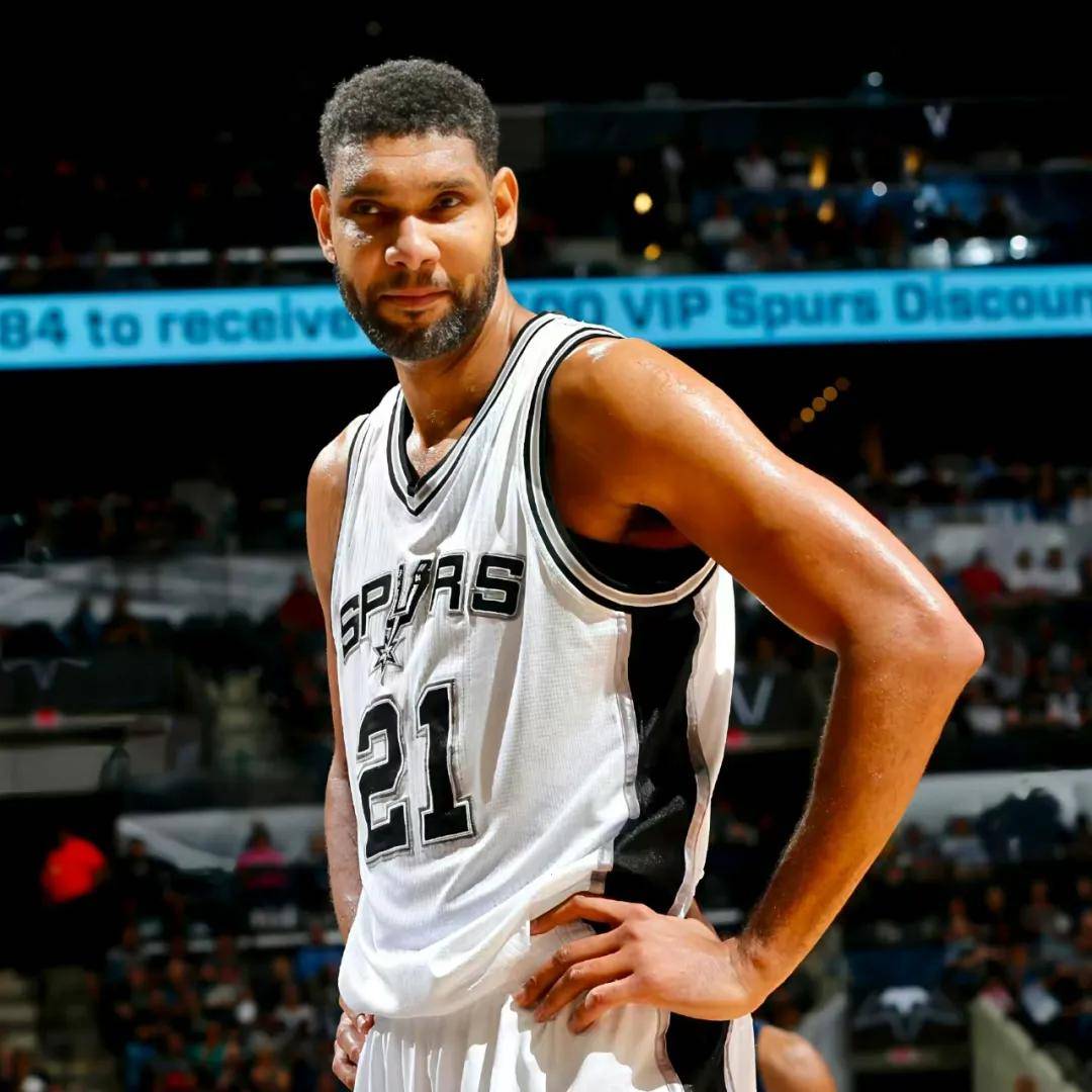 FM26逆天Bug，外场球员“闪现”至门前挡出对方主罚的点球（FM26离谱Bug：非门将球员瞬移至门前封堵对手点球）