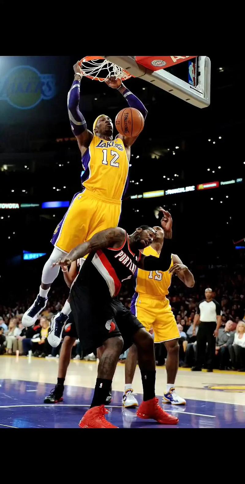 凯恩已在德甲10次完成帽子戏法，为该联赛历史第5多（凯恩德甲已10次戴帽，联赛历史第5多）